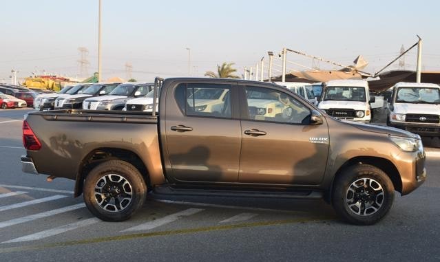 2021 TOYOTA HILUX
