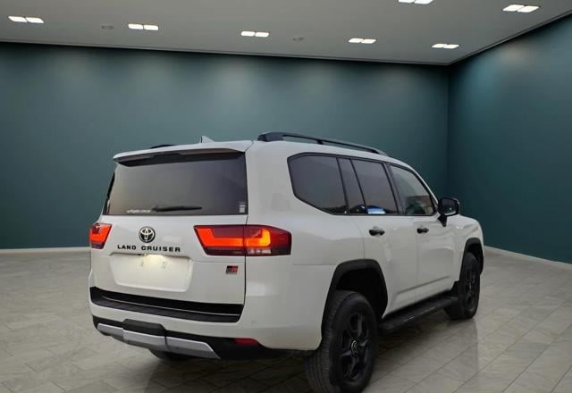 2023 TOYOTA LAND CRUISER 5