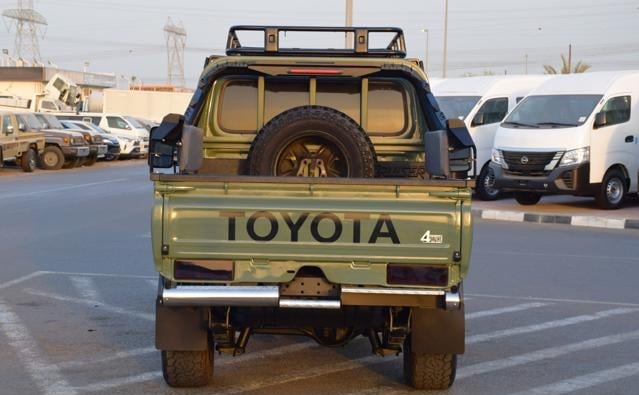 2018 TOYOTA LAND CRUISER