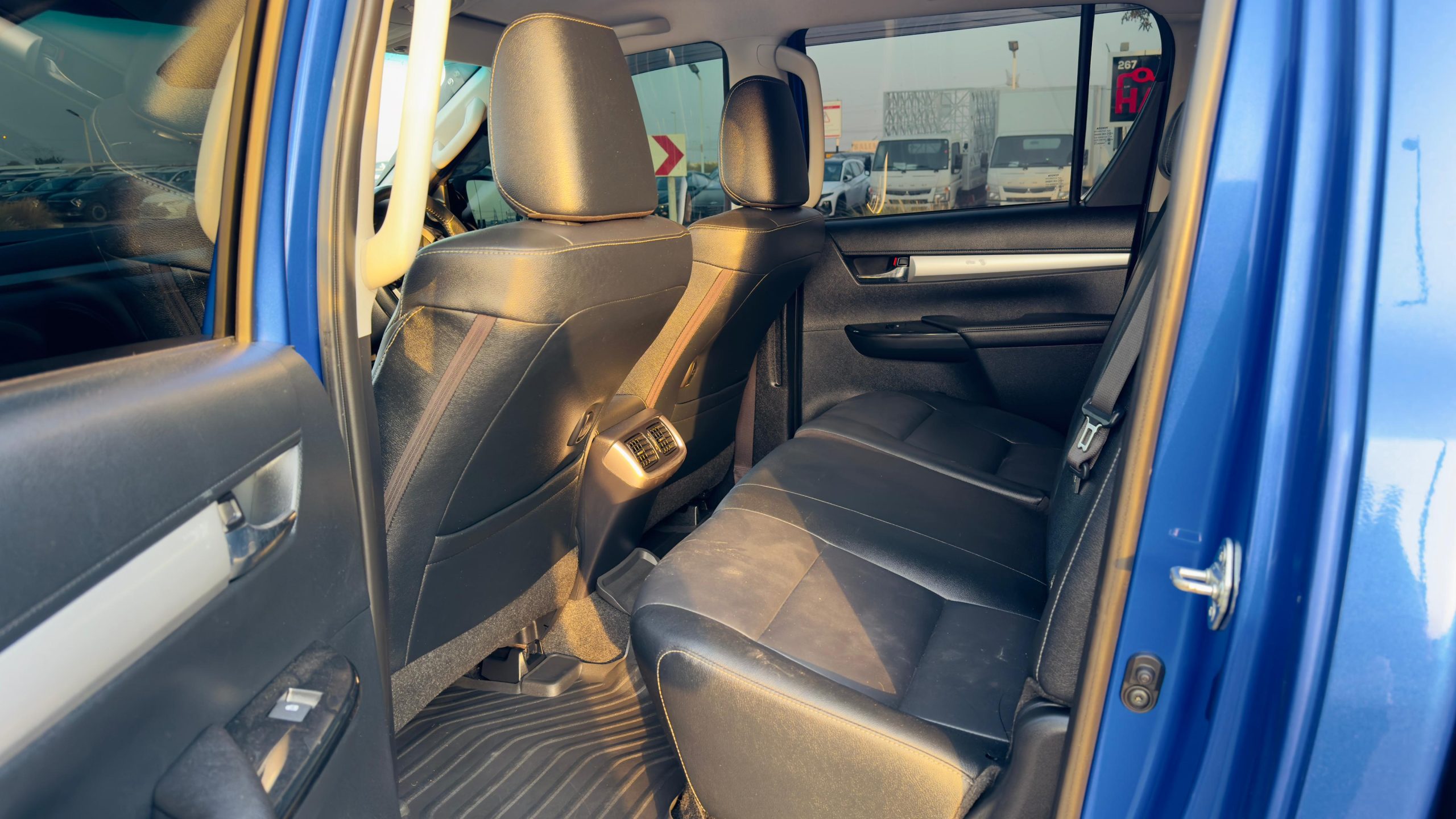 TOYOTA HILUX 2021 Modified| | | RIGHT-HAND-DRIVE |)